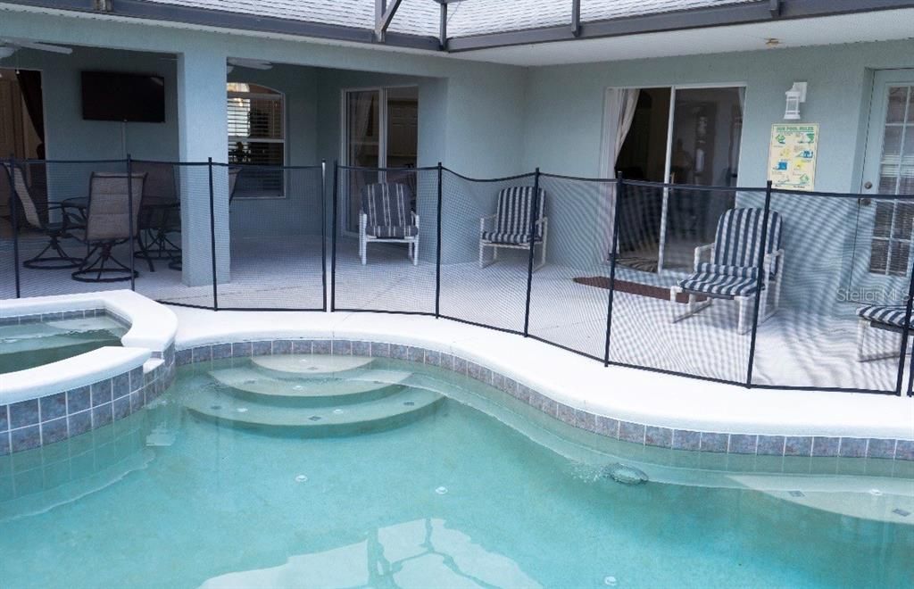 En Venta: $410,000 (4 camas, 3 baños, 2033 Pies cuadrados)