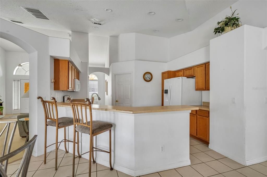 En Venta: $410,000 (4 camas, 3 baños, 2033 Pies cuadrados)