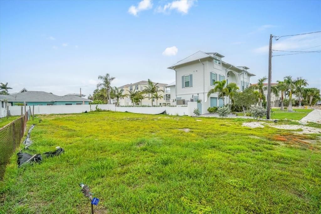 For Sale: $1,995,000 (0.22 acres)