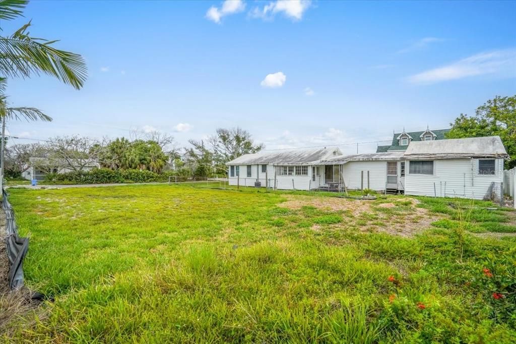 For Sale: $1,995,000 (0.22 acres)