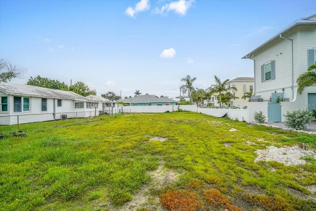 For Sale: $1,995,000 (0.22 acres)