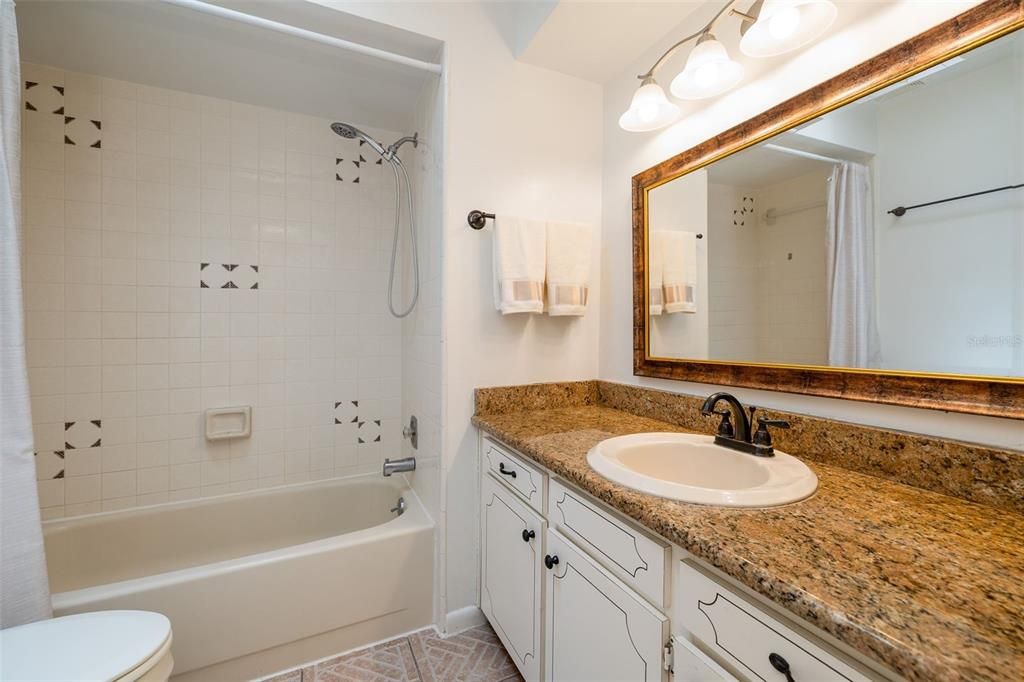 For Sale: $265,000 (2 beds, 2 baths, 1560 Square Feet)