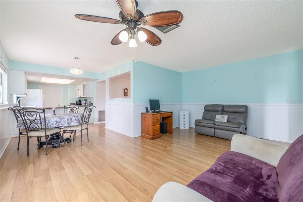 For Sale: $265,000 (2 beds, 2 baths, 1560 Square Feet)