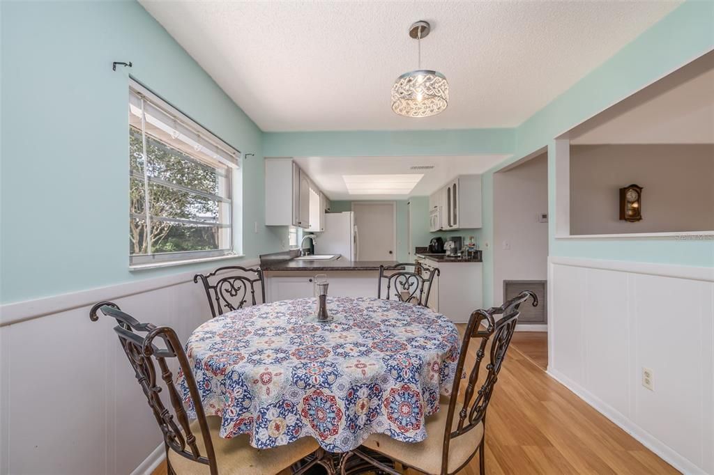 For Sale: $265,000 (2 beds, 2 baths, 1560 Square Feet)