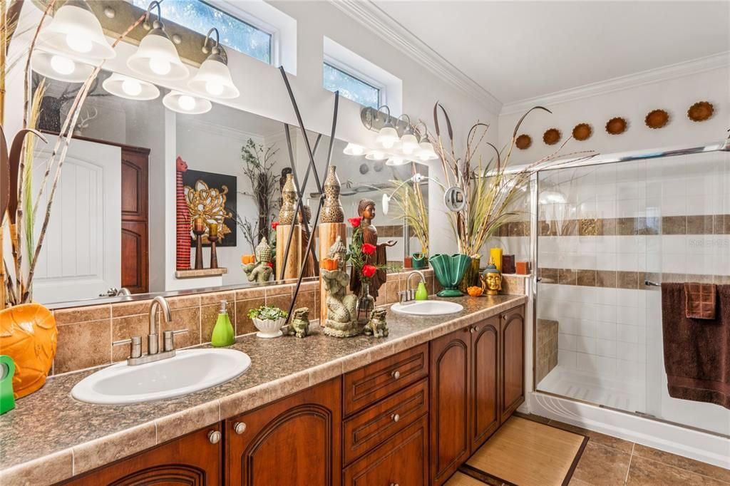 На продажу: $524,999 (3 спален, 2 ванн, 1842 Квадратных фут)