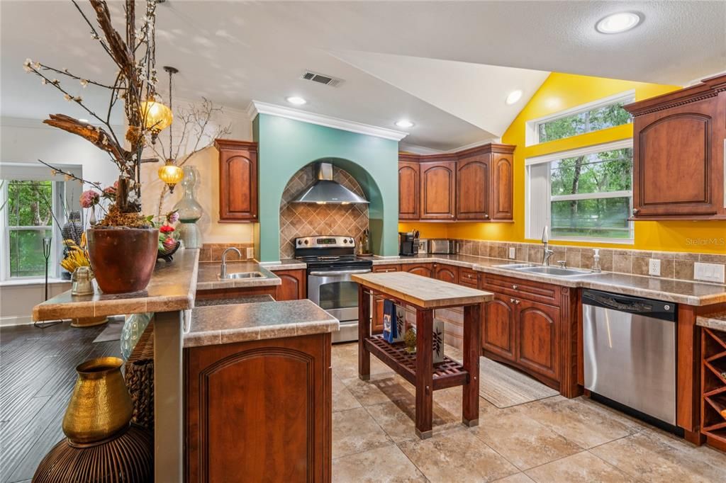 На продажу: $524,999 (3 спален, 2 ванн, 1842 Квадратных фут)