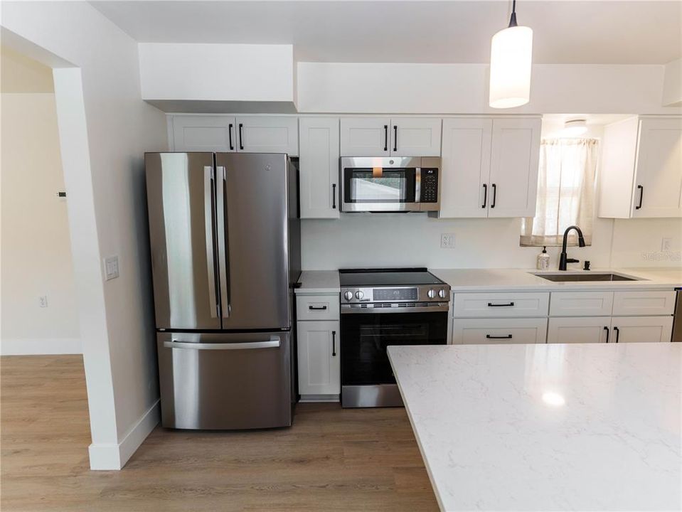 For Sale: $279,900 (3 beds, 1 baths, 1248 Square Feet)