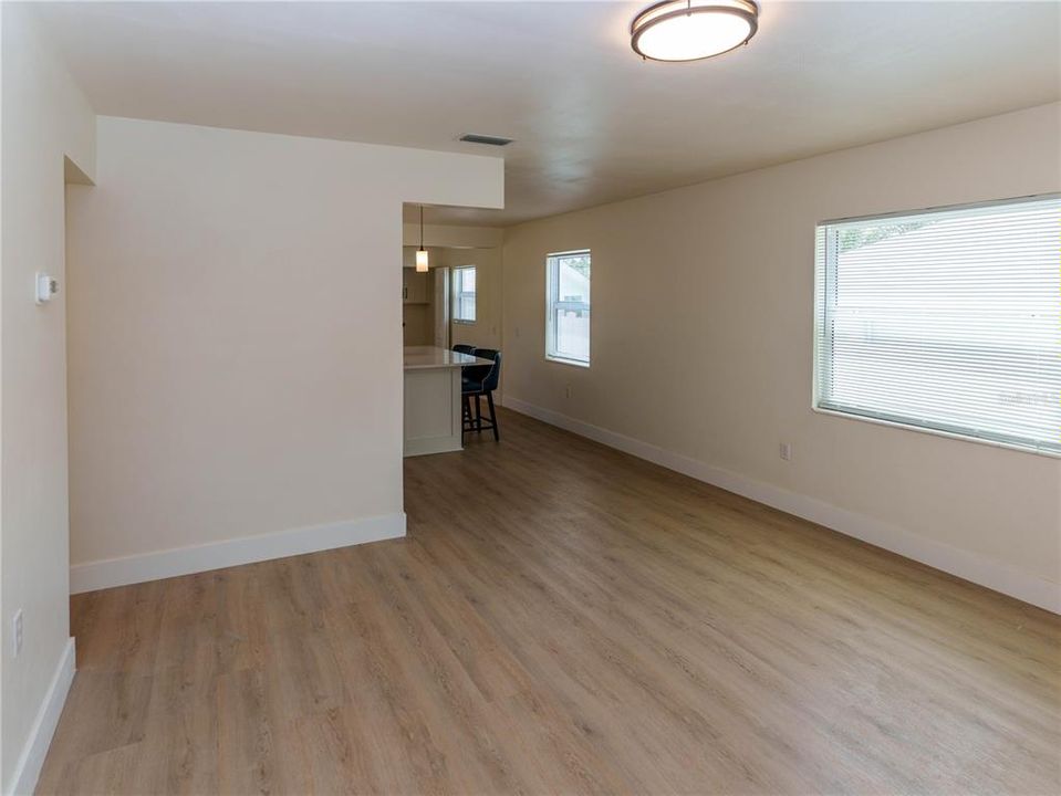 For Sale: $279,900 (3 beds, 1 baths, 1248 Square Feet)