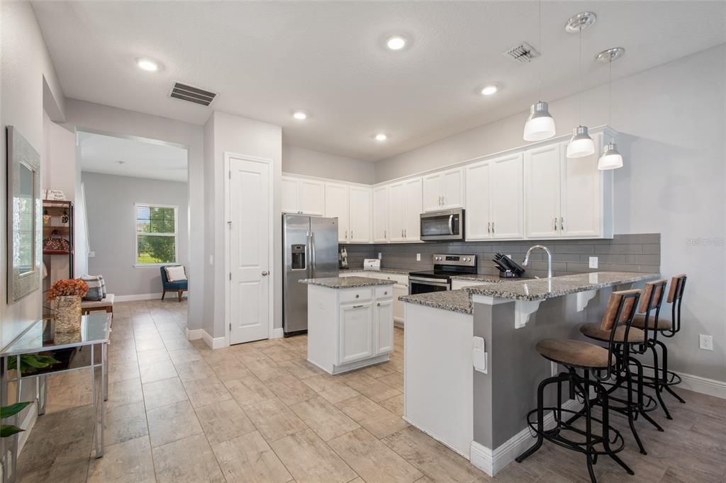 For Sale: $525,000 (3 beds, 2 baths, 2152 Square Feet)