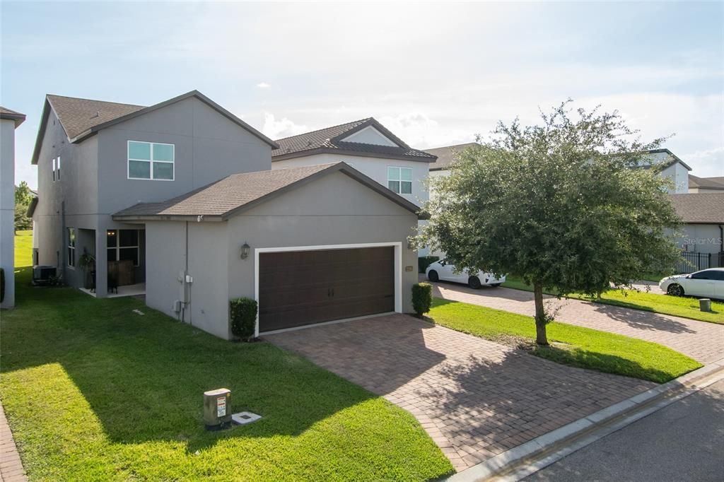 For Sale: $525,000 (3 beds, 2 baths, 2152 Square Feet)