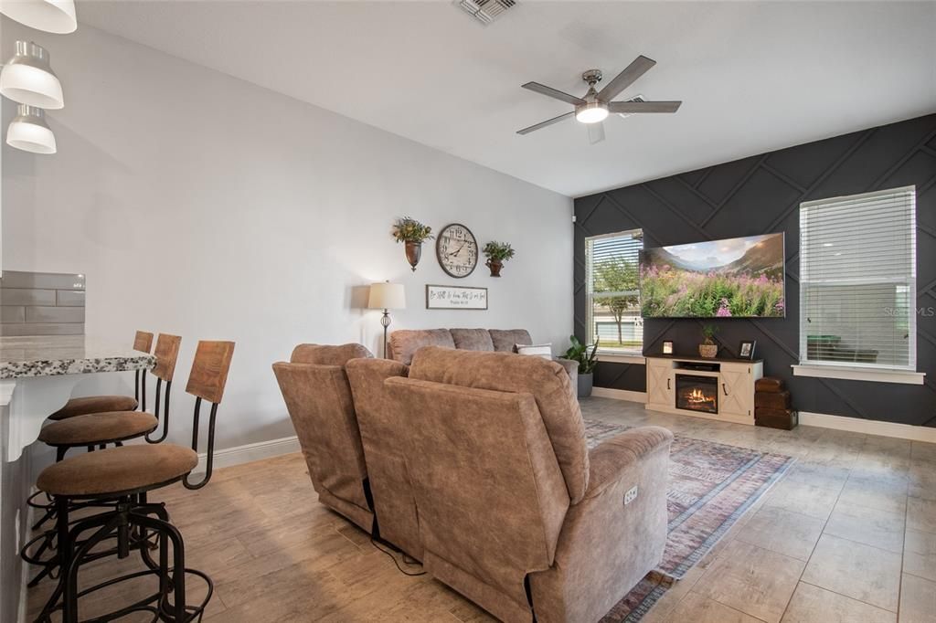 For Sale: $525,000 (3 beds, 2 baths, 2152 Square Feet)