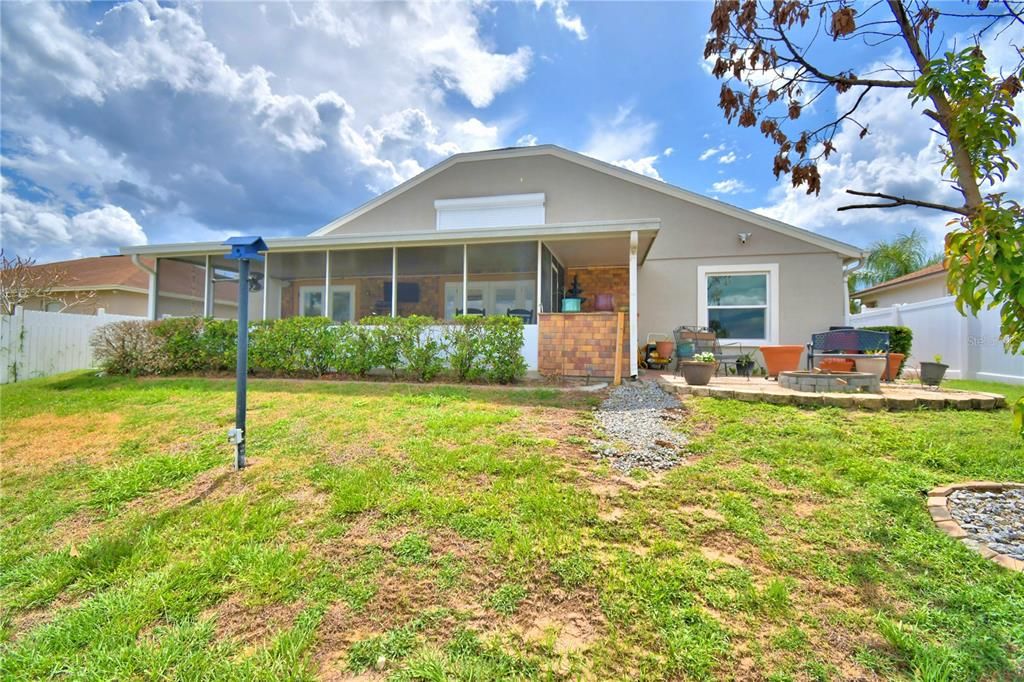 For Sale: $375,000 (3 beds, 2 baths, 2022 Square Feet)