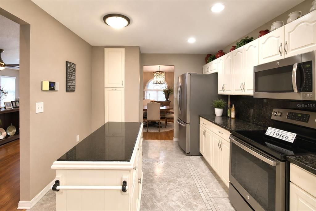 For Sale: $375,000 (3 beds, 2 baths, 2022 Square Feet)