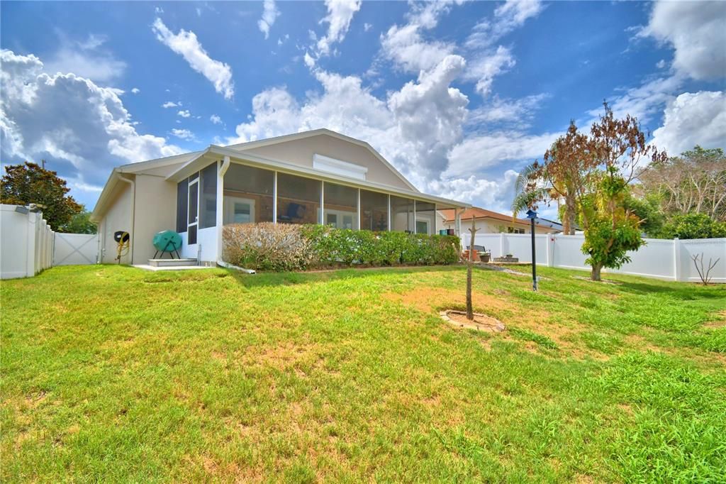 For Sale: $375,000 (3 beds, 2 baths, 2022 Square Feet)