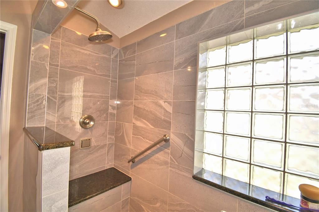 For Sale: $375,000 (3 beds, 2 baths, 2022 Square Feet)