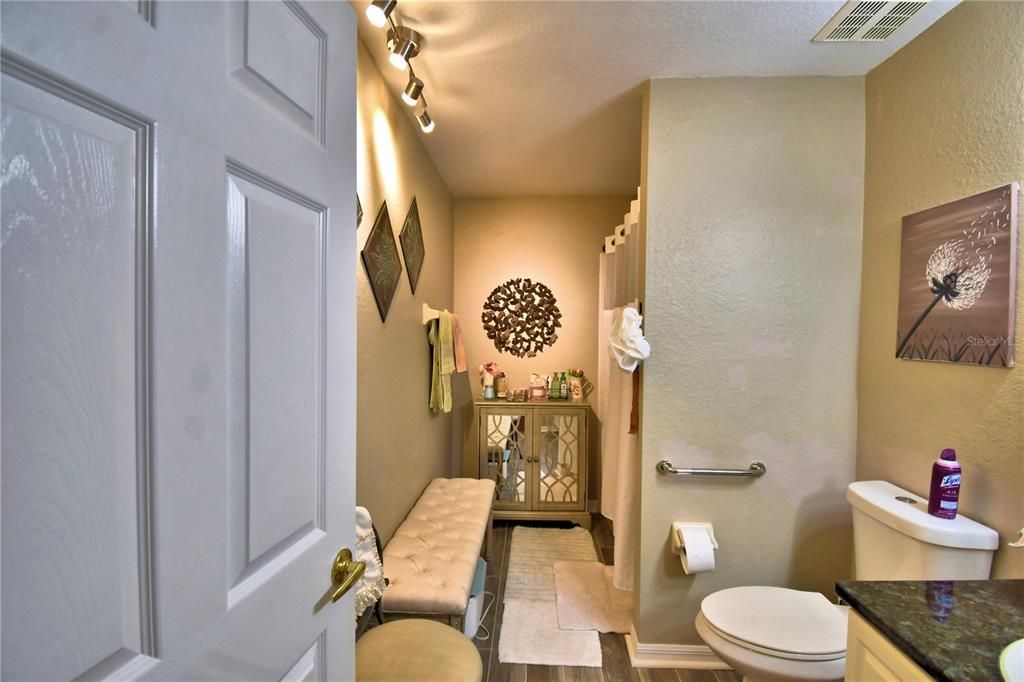 For Sale: $375,000 (3 beds, 2 baths, 2022 Square Feet)