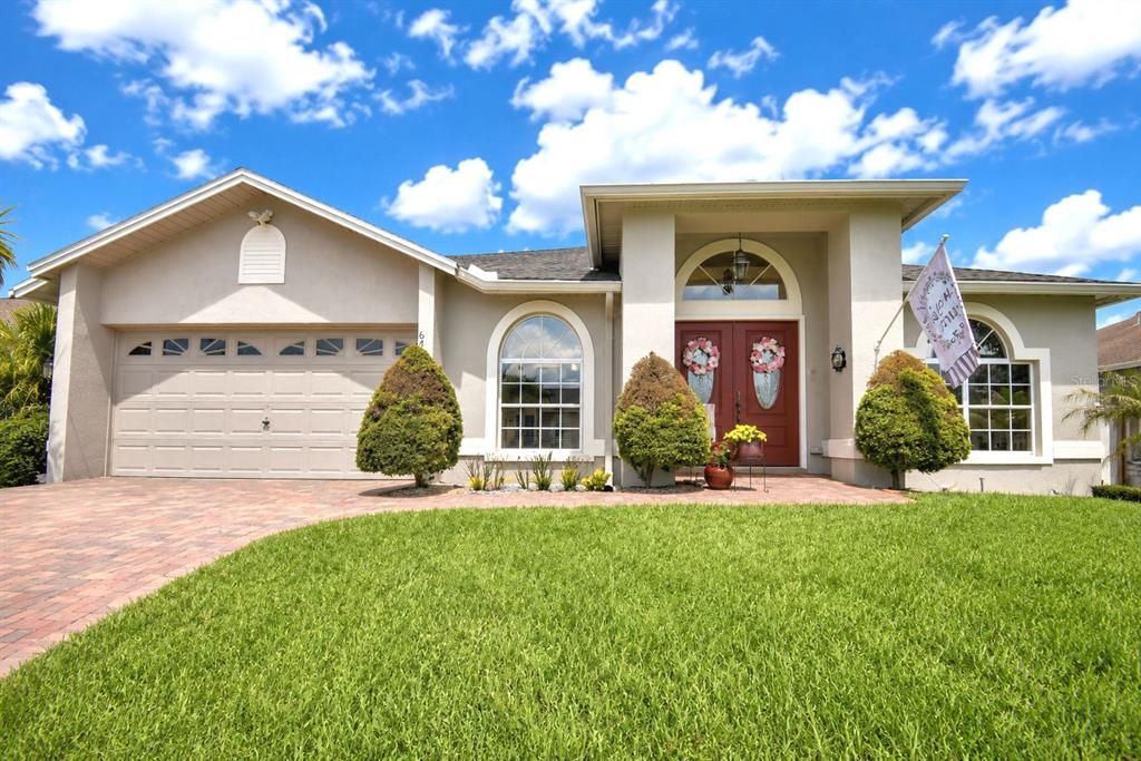 For Sale: $375,000 (3 beds, 2 baths, 2022 Square Feet)
