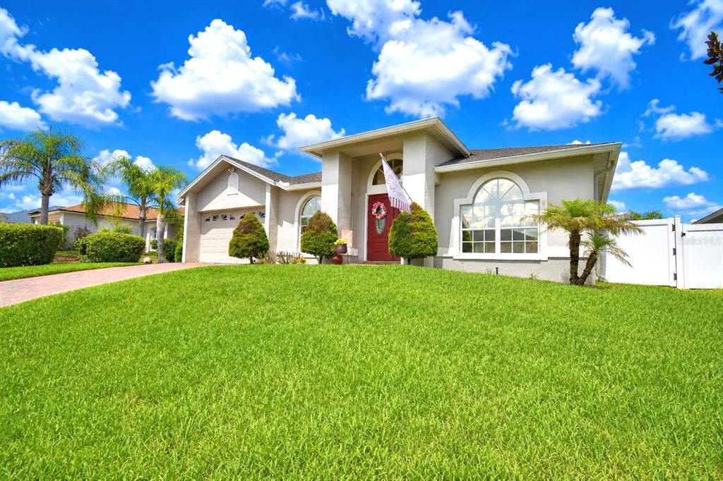 For Sale: $375,000 (3 beds, 2 baths, 2022 Square Feet)