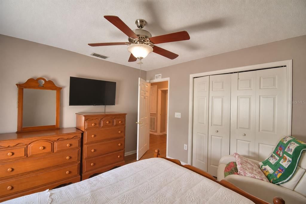 For Sale: $375,000 (3 beds, 2 baths, 2022 Square Feet)
