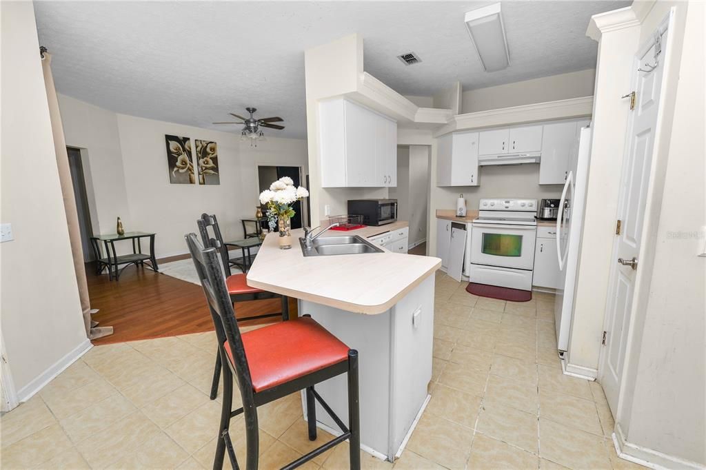 En Venta: $255,000 (3 camas, 2 baños, 1568 Pies cuadrados)