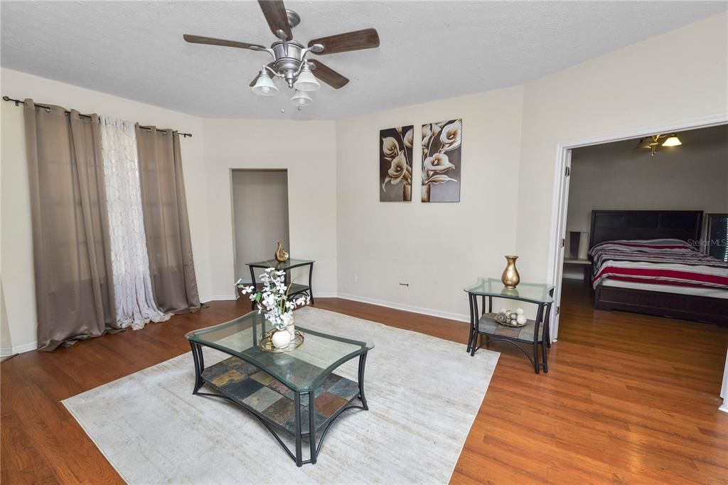 En Venta: $255,000 (3 camas, 2 baños, 1568 Pies cuadrados)