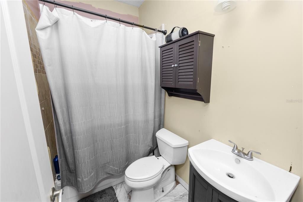 En Venta: $255,000 (3 camas, 2 baños, 1568 Pies cuadrados)