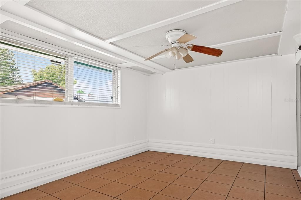 En Venta: $219,900 (2 camas, 1 baños, 806 Pies cuadrados)