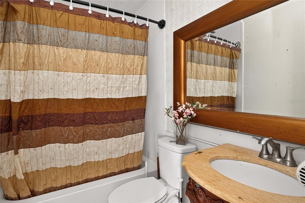 En Venta: $219,900 (2 camas, 1 baños, 806 Pies cuadrados)