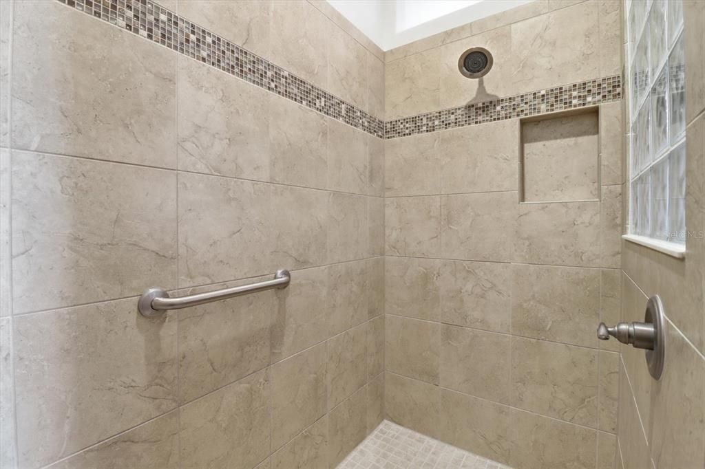 For Sale: $499,000 (3 beds, 2 baths, 2046 Square Feet)