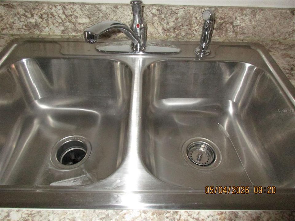 For Rent: $1,750 (2 beds, 2 baths, 991 Square Feet)
