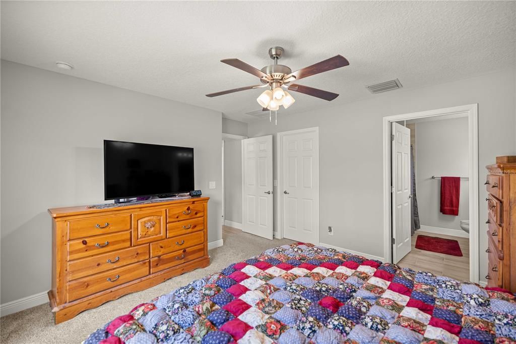 For Sale: $349,900 (3 beds, 2 baths, 1417 Square Feet)