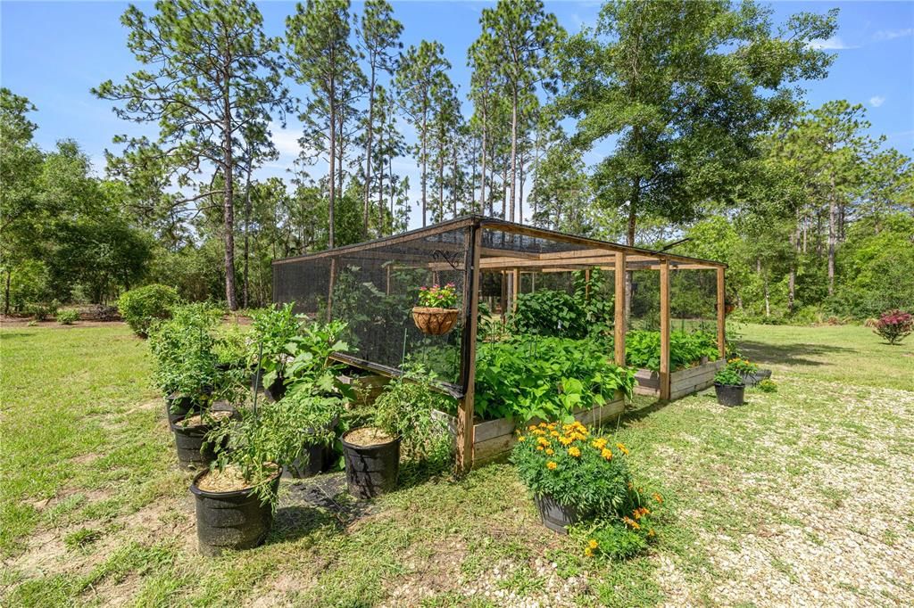 For Sale: $349,900 (3 beds, 2 baths, 1417 Square Feet)