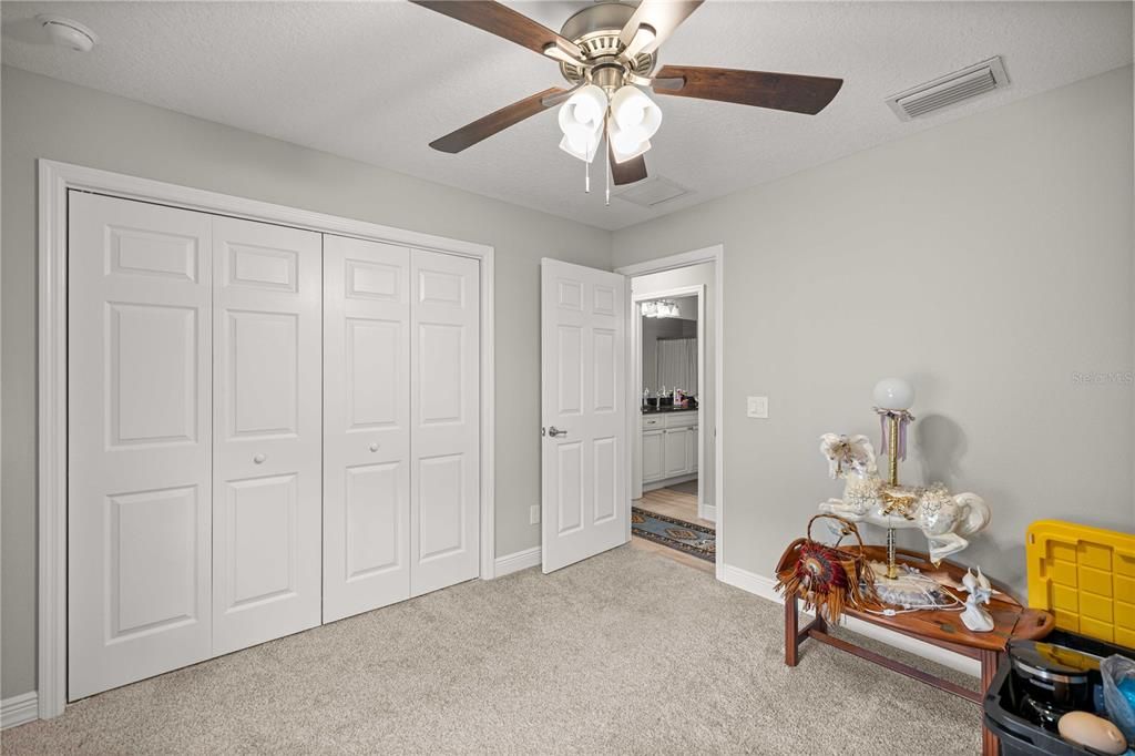 For Sale: $349,900 (3 beds, 2 baths, 1417 Square Feet)