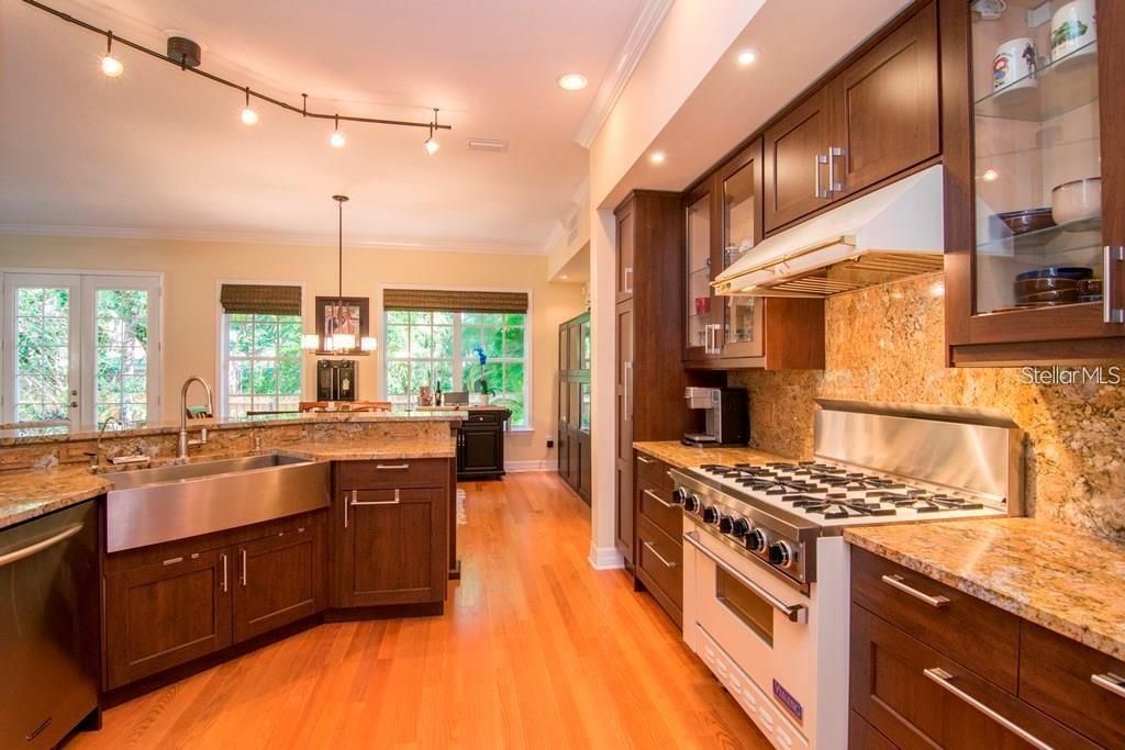 For Rent: $3,800 (3 beds, 2 baths, 2656 Square Feet)