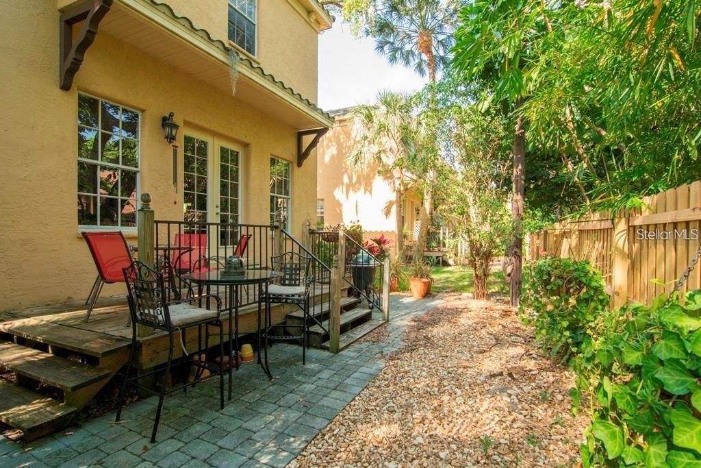 For Rent: $3,800 (3 beds, 2 baths, 2656 Square Feet)