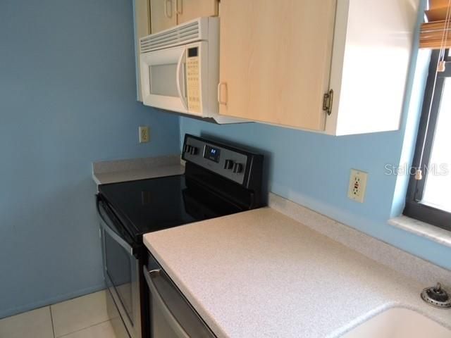 For Sale: $189,900 (2 beds, 2 baths, 1089 Square Feet)