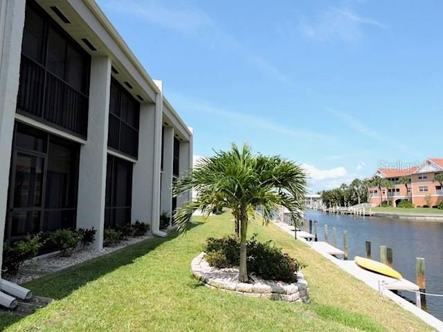 For Sale: $189,900 (2 beds, 2 baths, 1089 Square Feet)