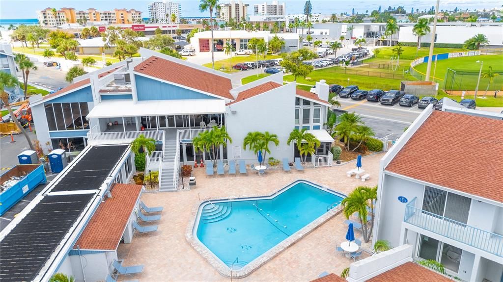 For Sale: $349,900 (2 beds, 1 baths, 750 Square Feet)