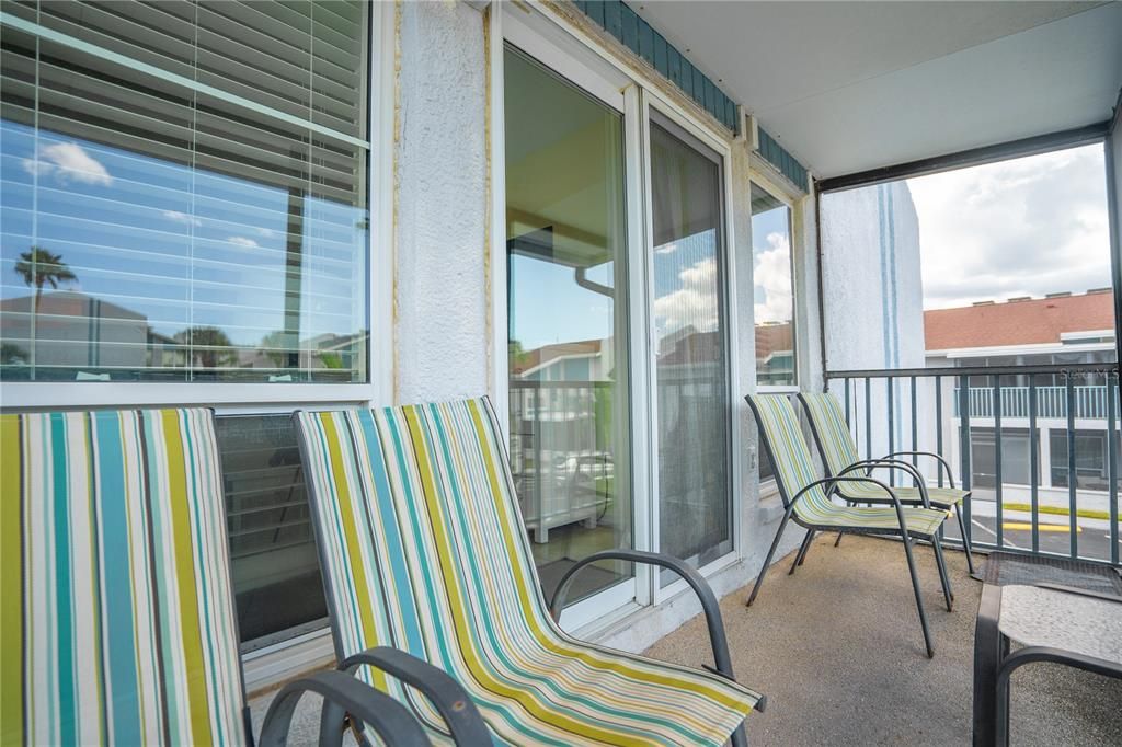 For Sale: $349,900 (2 beds, 1 baths, 750 Square Feet)
