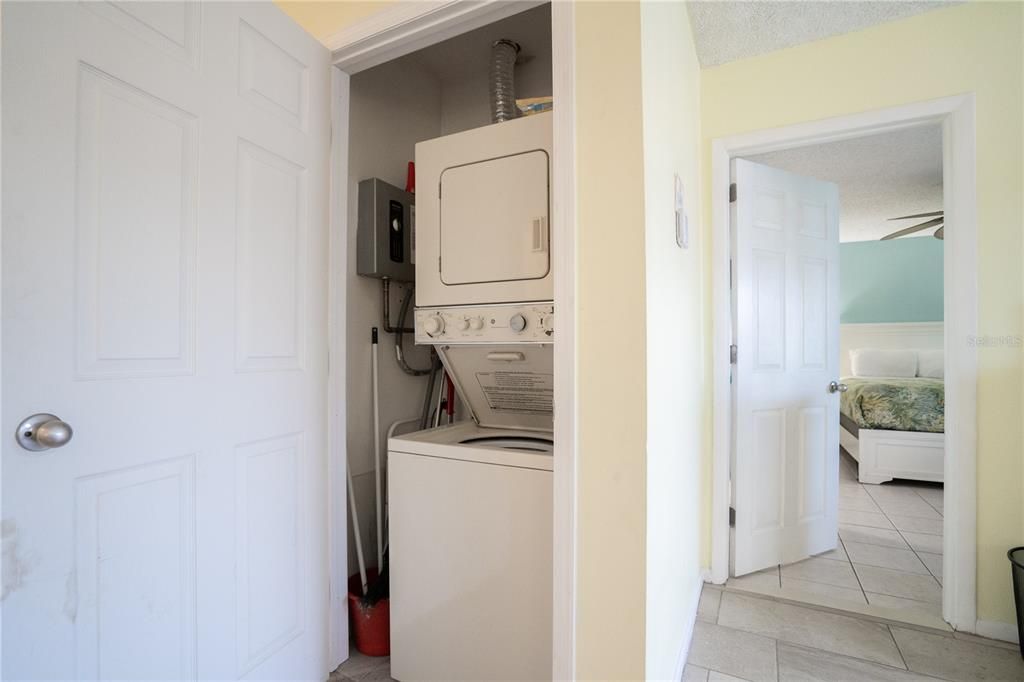 For Sale: $349,900 (2 beds, 1 baths, 750 Square Feet)