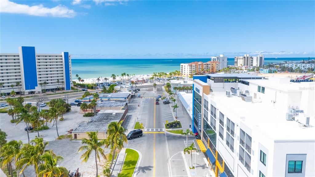 For Sale: $349,900 (2 beds, 1 baths, 750 Square Feet)