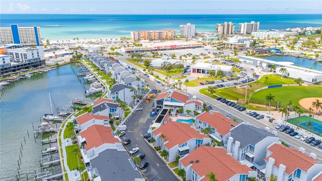 For Sale: $349,900 (2 beds, 1 baths, 750 Square Feet)