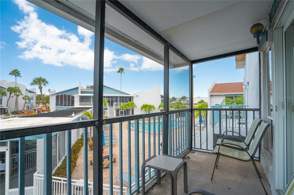 For Sale: $349,900 (2 beds, 1 baths, 750 Square Feet)