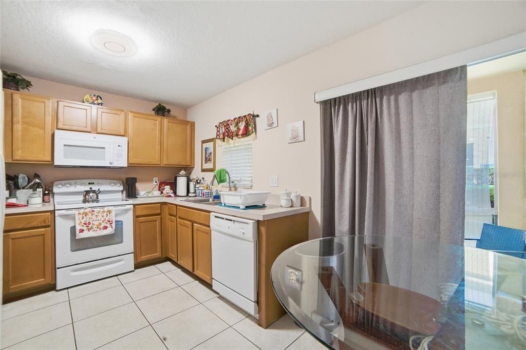 На продажу: $165,000 (2 спален, 2 ванн, 1496 Квадратных фут)