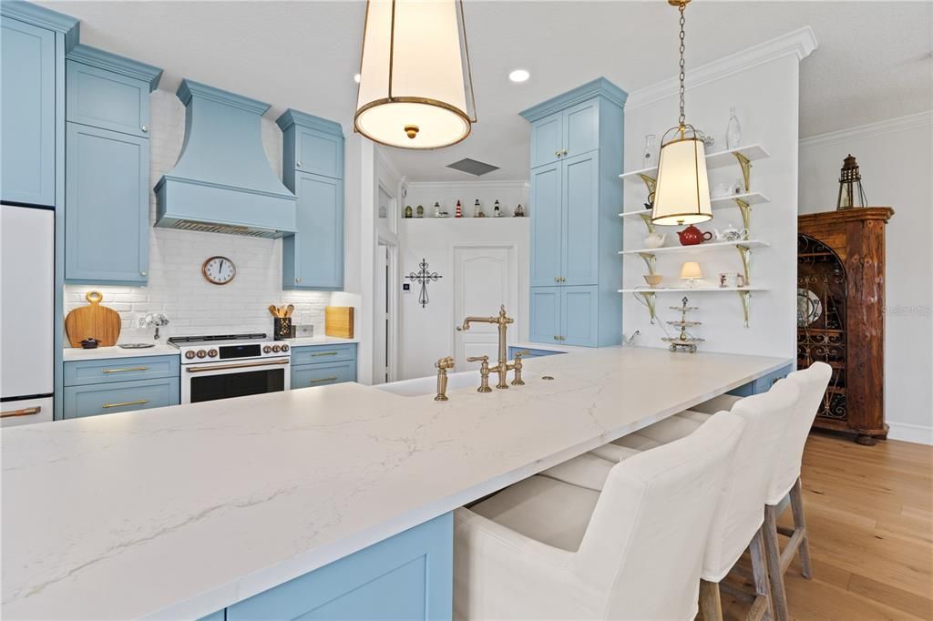 For Sale: $549,999 (3 beds, 2 baths, 1645 Square Feet)