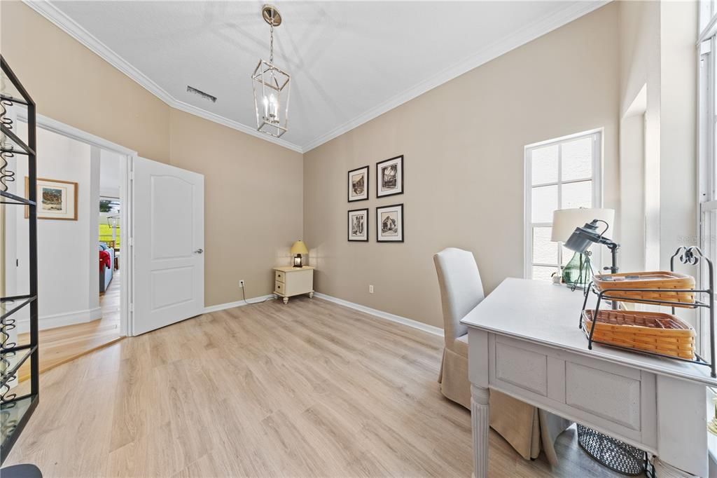 For Sale: $549,999 (3 beds, 2 baths, 1645 Square Feet)