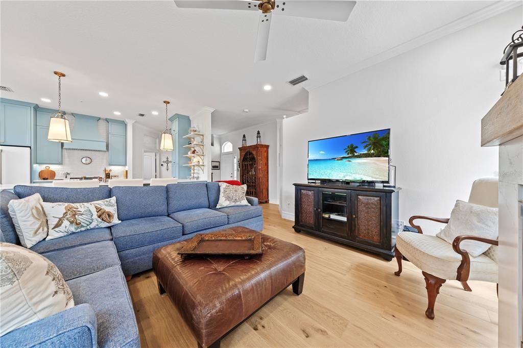 For Sale: $549,999 (3 beds, 2 baths, 1645 Square Feet)