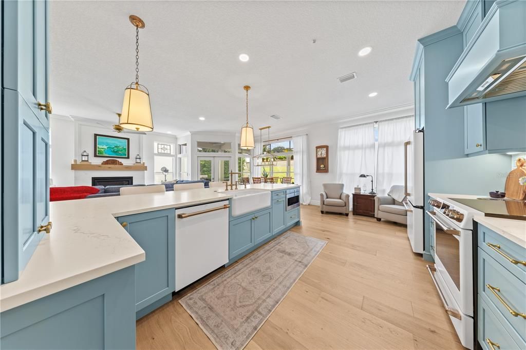 For Sale: $549,999 (3 beds, 2 baths, 1645 Square Feet)