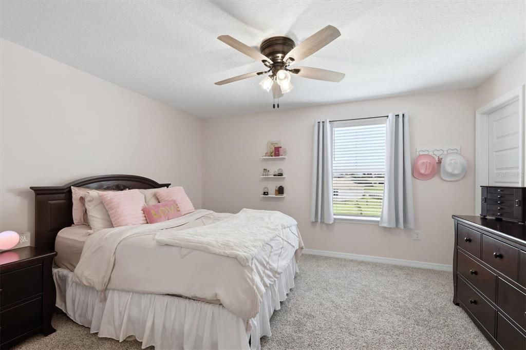 For Sale: $615,000 (5 beds, 4 baths, 3804 Square Feet)