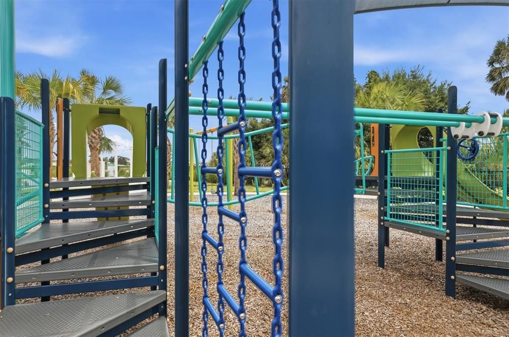 For Sale: $615,000 (5 beds, 4 baths, 3804 Square Feet)
